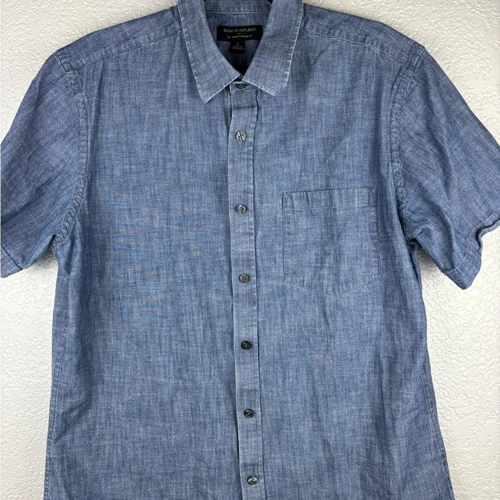Banana Republic Soft Wash Standard Fit Chambray Shirt Men’s Large Blue Cotton